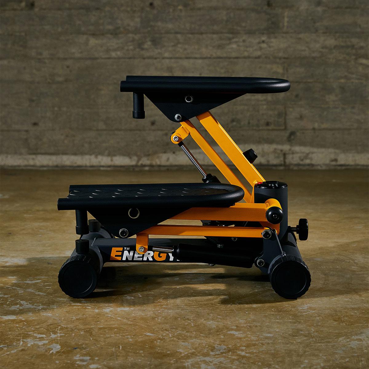 EnerGym LIFT 高強度ステアクライマー 側面