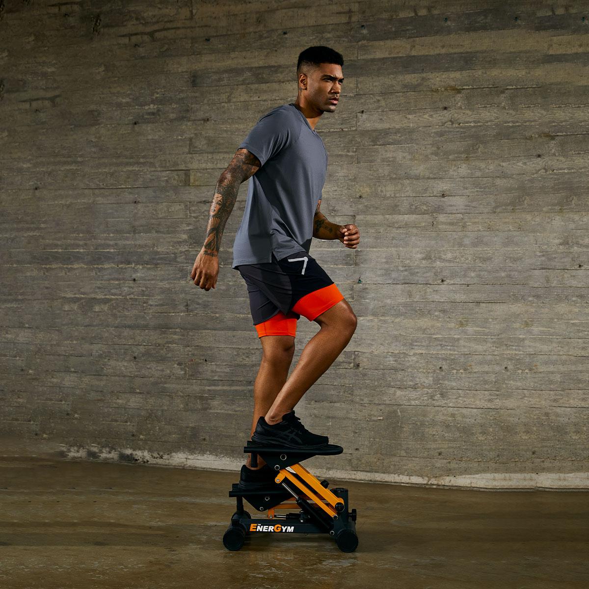 EnerGym LIFT 高強度ステアクライマー 使用イメージ